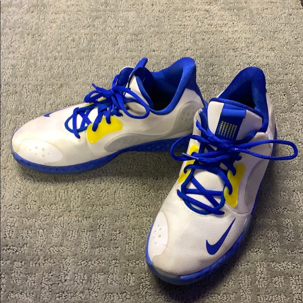 I’m selling shoes